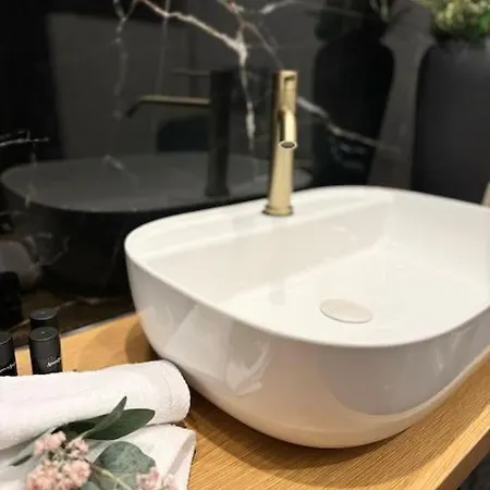 R&g Luxury Varkiza Apartment
