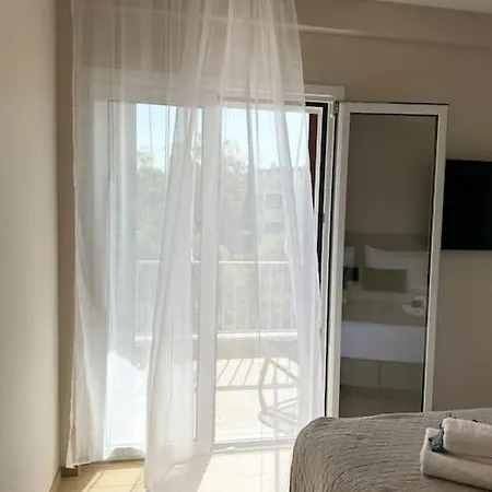 R&g Luxury Varkiza Apartment *