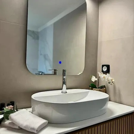 R&g Luxury Varkiza * Vari (Attica)
